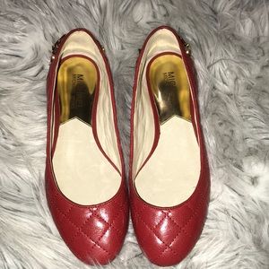 Michael Michael kors red and gold chain plaid flat